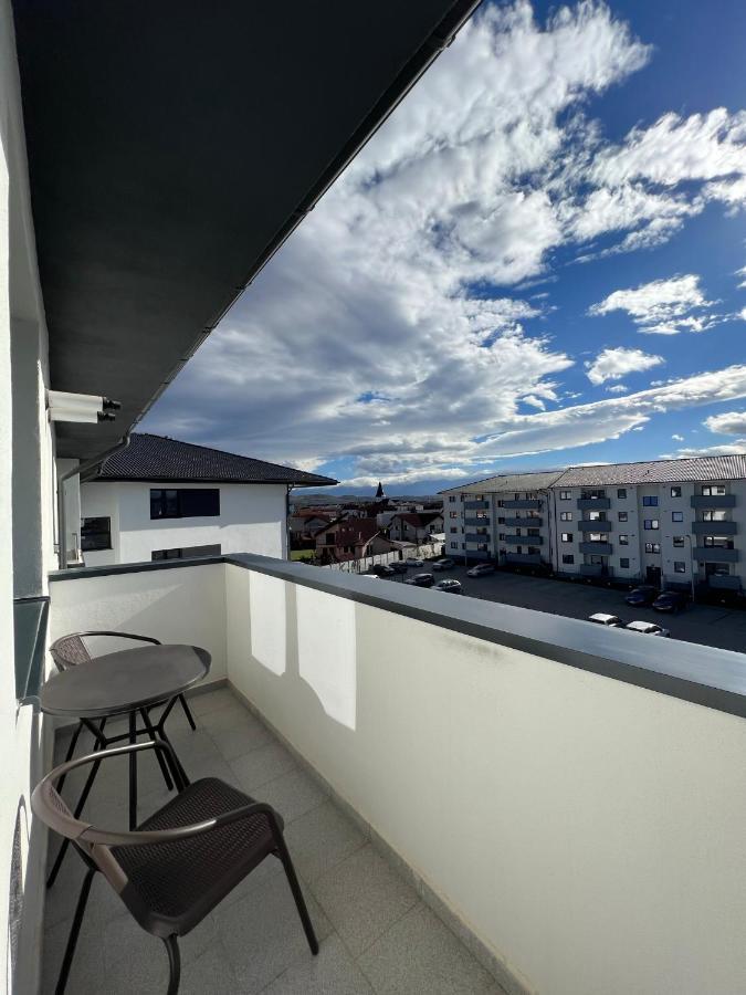 Arini Cozy Corner Apartment Selimbar Exterior photo