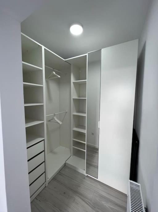 Arini Cozy Corner Apartment Selimbar Exterior photo